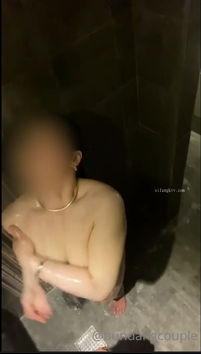 ONEX-004 エッチなレイヤーさん達と可愛いコスプレでたくさんエッチしよ 01
